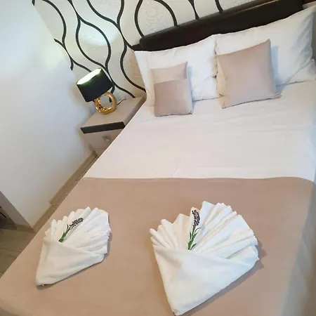 Apartament Maya Apartament *